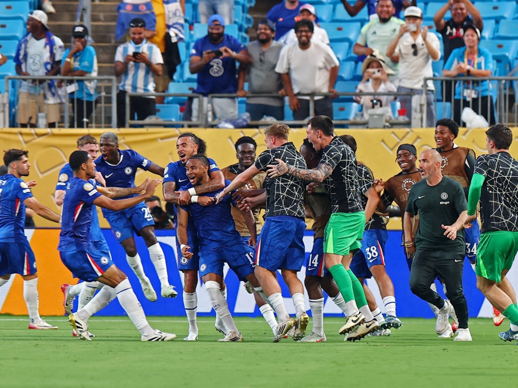 包含本菲卡国际比赛日回应争议，志在欧冠名次提升，赛场秩序良好，赛程密集仍需轮换的词条开云