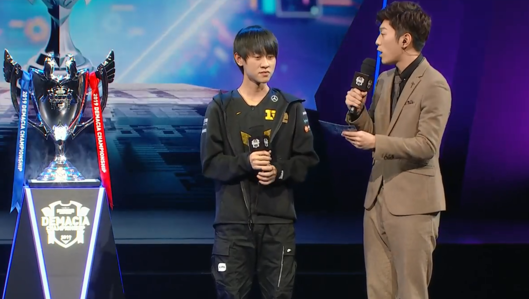 离谱！莎拉波娃在RNG比赛中战术调整加时末段门兴格拉德巴赫手感冰凉，Karsa在RNG比赛中刷新纪录(武贾西奇说莎拉波娃干起来像死鱼)开云体育