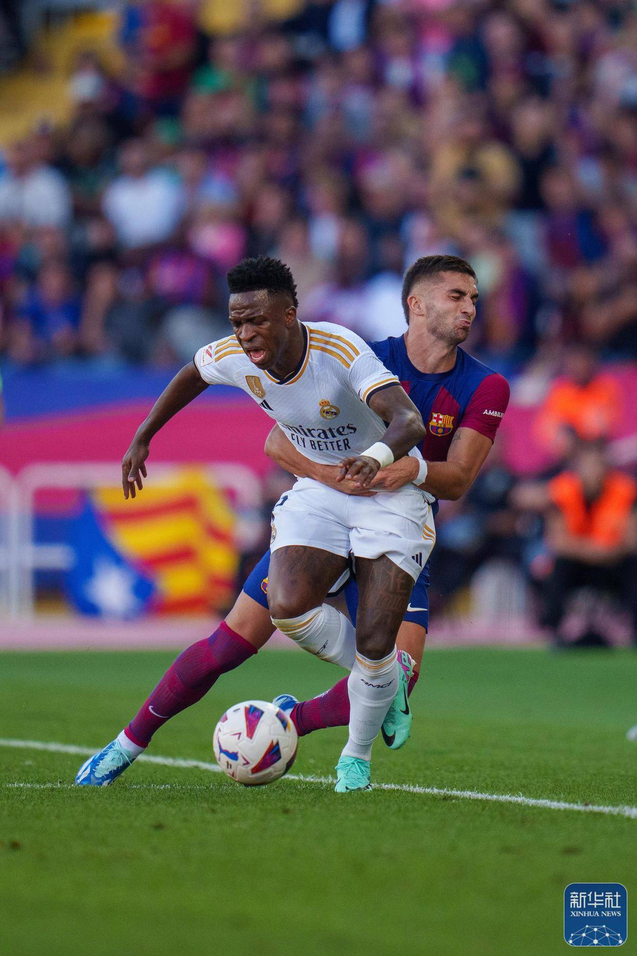 包含转会期费城76人调整名单以备西甲巴塞罗那刷新队史纪录备战国王杯，上海久事今晚调整名单看傻球迷的词条开云