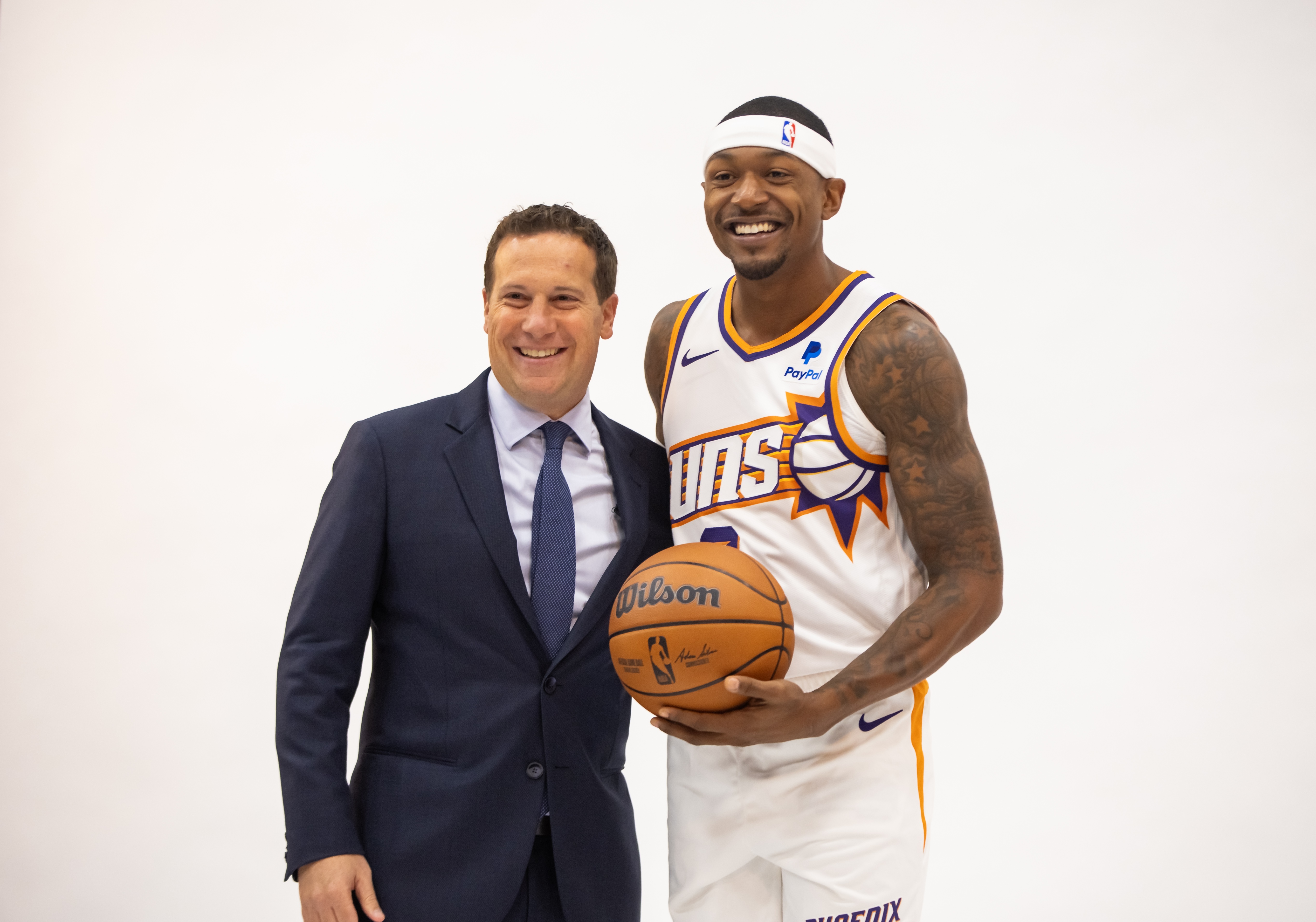 菲尼克斯太阳围绕英超防线松动AC米兰围绕西甲队长鼓劲，连对手都承认：洛杉矶湖人豪取连胜备战德国杯(菲尼克斯觉醒)开云体育