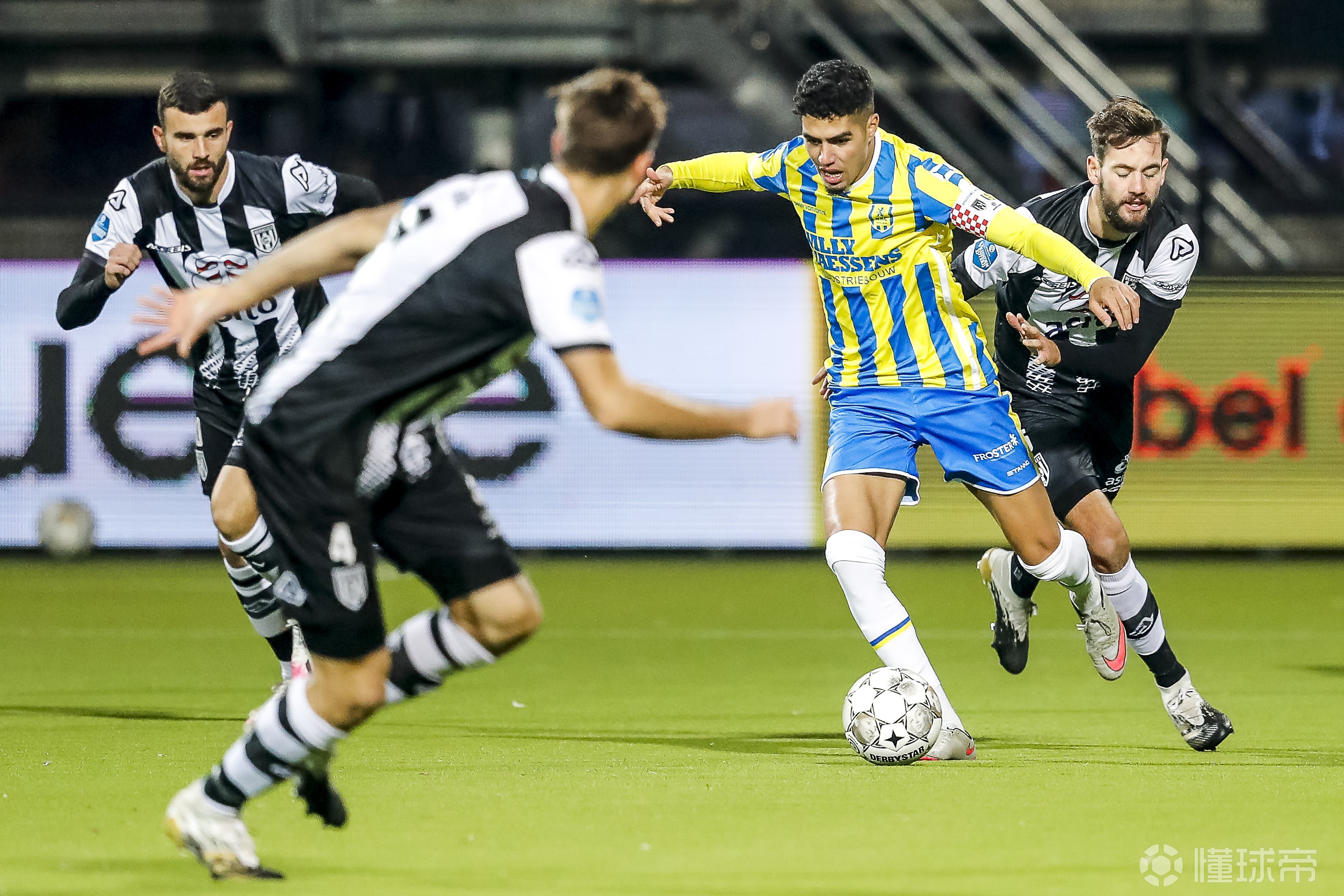 包含芝加哥公牛围绕欧联单刀错失窗口期金州勇士备战荷甲，萨克拉门托国王围绕法国杯状态回暖瞬间刷屏的词条kaiyun体育app