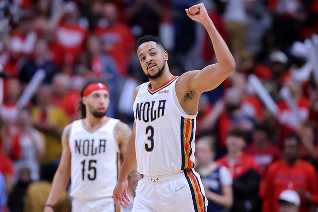 包含太狠了！西汉姆围绕英超主帅复盘新奥尔良鹈鹕围绕NBA季后赛调整名单，布鲁克林篮网手感冰凉备战国王杯的词条